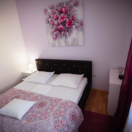 Apartmani Bare I Danica Grebastica Exterior photo