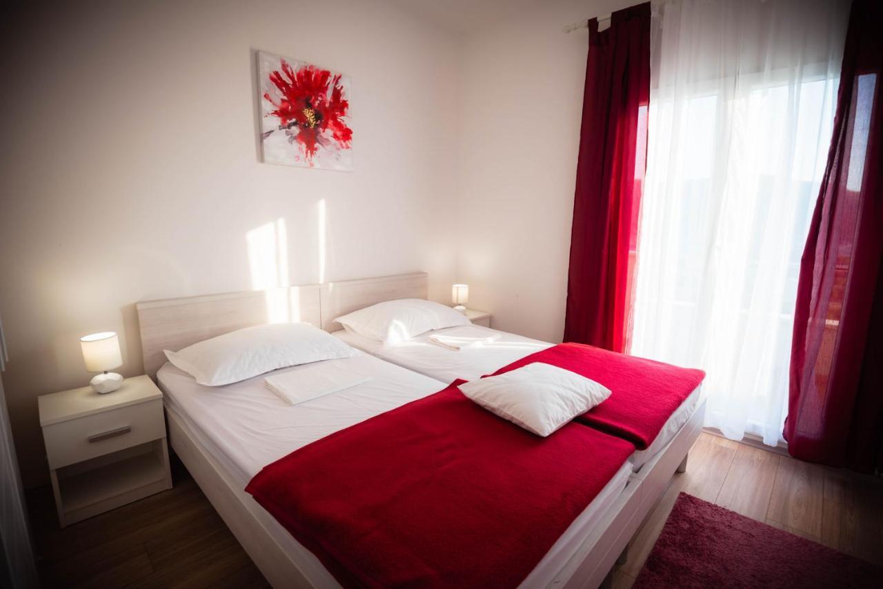 Apartmani Bare I Danica Grebastica Exterior photo