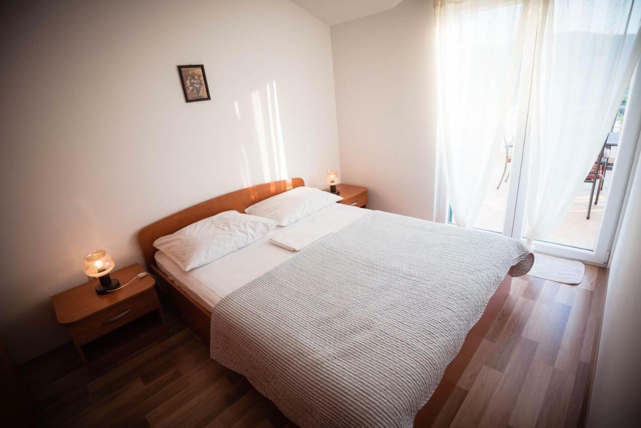 Apartmani Bare I Danica Grebastica Exterior photo