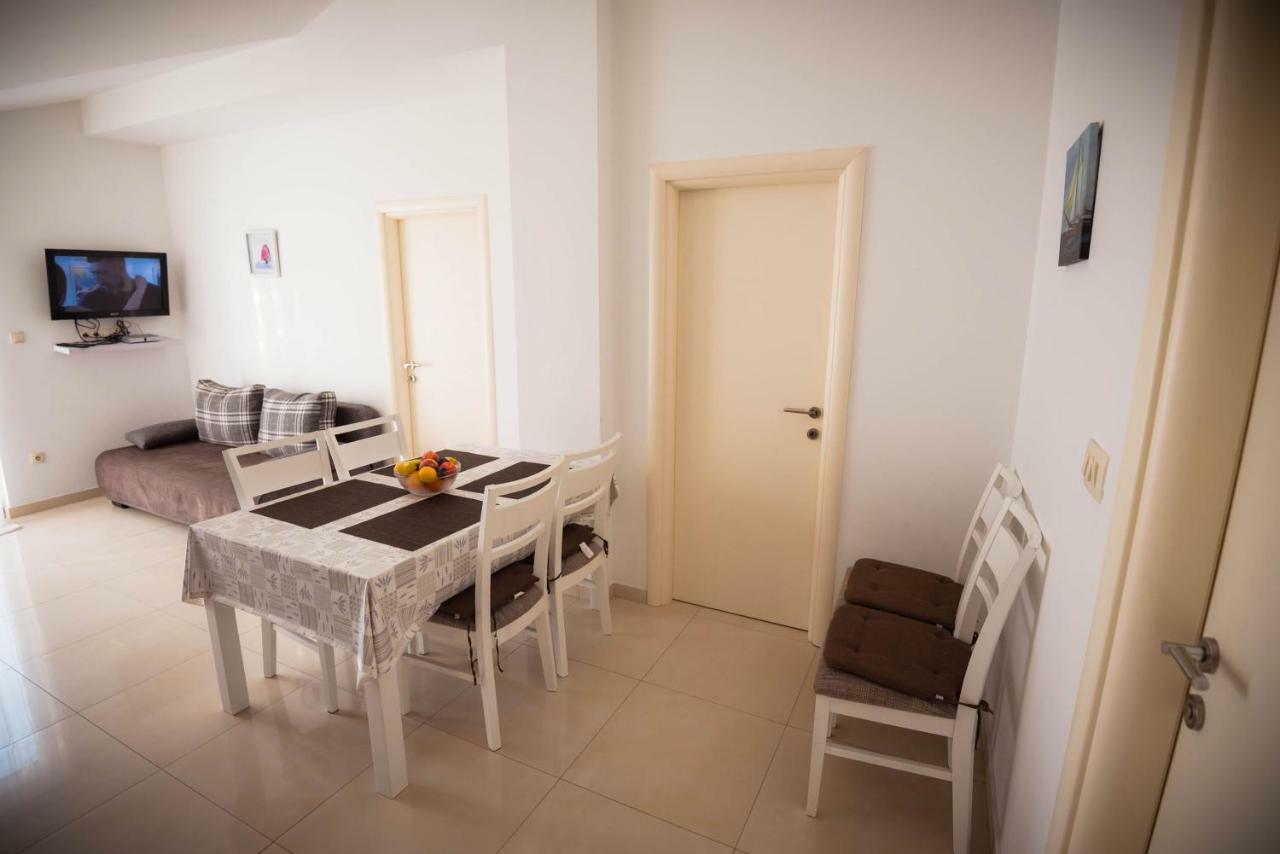 Apartmani Bare I Danica Grebastica Exterior photo