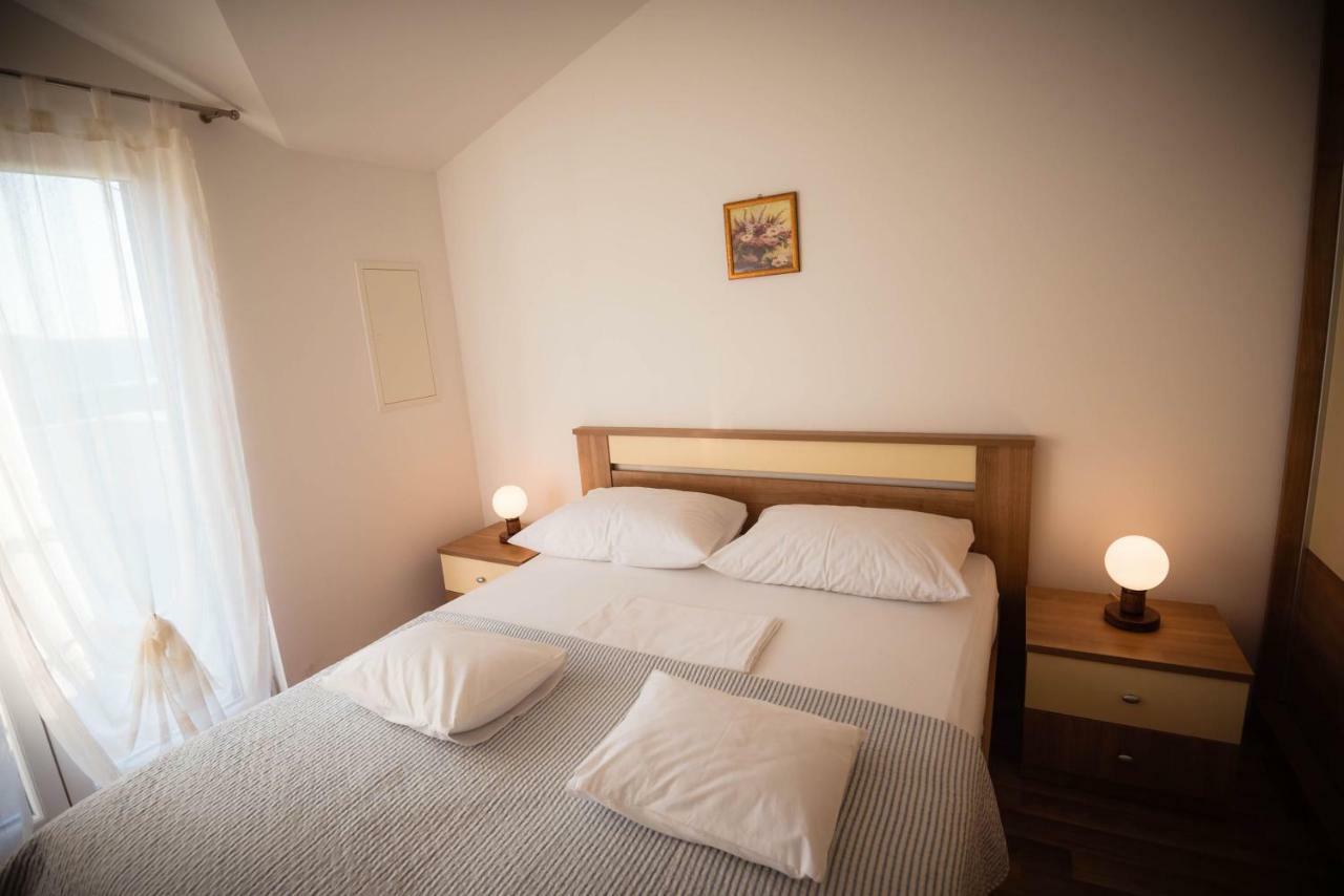 Apartmani Bare I Danica Grebastica Exterior photo